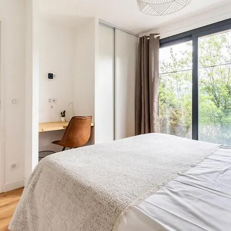 Semesterbostad Plancherine, Recente Avec Jacuzzi Privatif