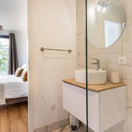 Semesterbostad Plancherine, Recente Avec Jacuzzi Privatif