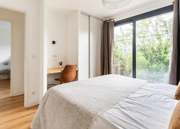 Semesterbostad Plancherine, Recente Avec Jacuzzi Privatif