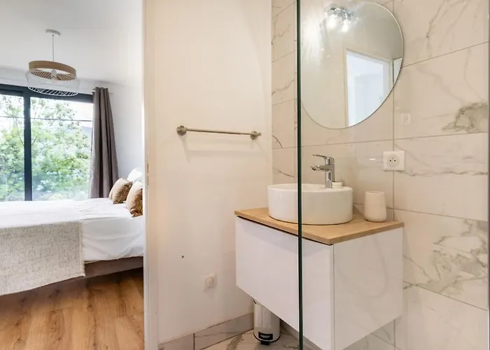 Semesterbostad Plancherine, Recente Avec Jacuzzi Privatif