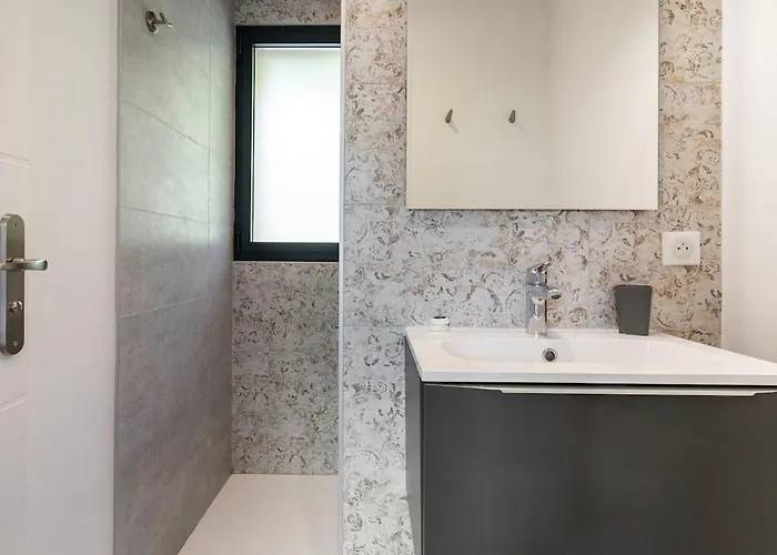 Plancherine, Recente Avec Jacuzzi Privatif Semesterbostad *
