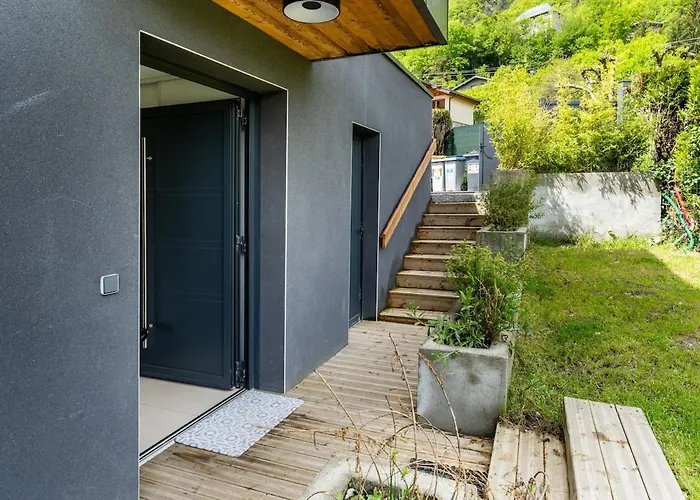 Semesterbostad Plancherine, Recente Avec Jacuzzi Privatif Plancherine