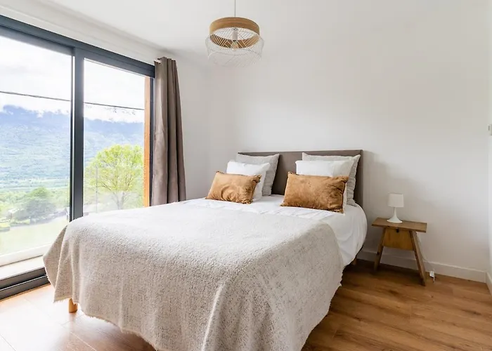Plancherine, Recente Avec Jacuzzi Privatif Semesterbostad