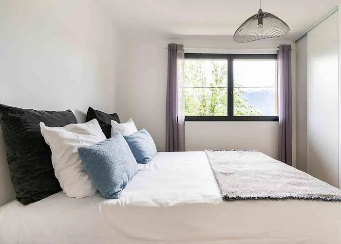 Plancherine, Recente Avec Jacuzzi Privatif Semesterbostad