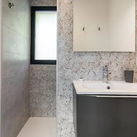 Plancherine, Recente Avec Jacuzzi Privatif Feriehus *